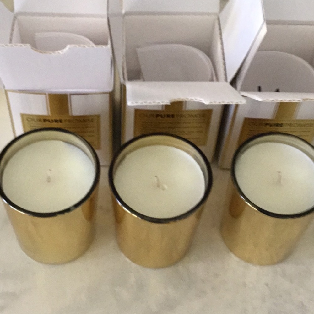 NEW in boxes. Bundle of 3 Lafco Winter Currant Votives - Picture 8 of 10